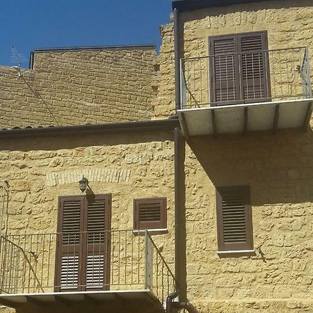 B&B A Due Passi Dal Centro Agrigento Esterno foto